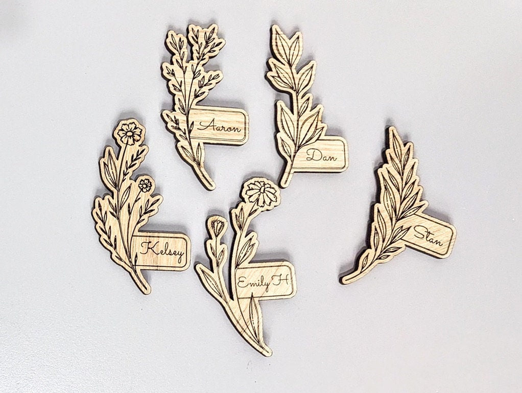 Personalised Wooden Floral Magnet – Custom Engraved Name Place & Wedding Favour