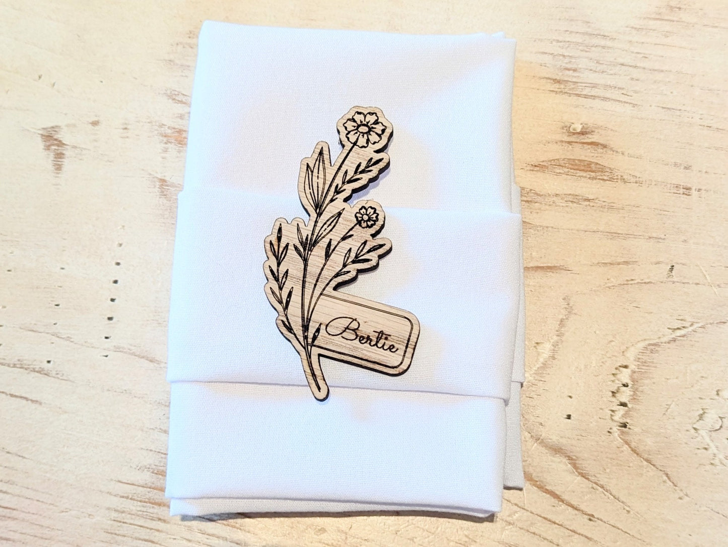 Personalised Wooden Floral Magnet – Custom Engraved Name Place & Wedding Favour