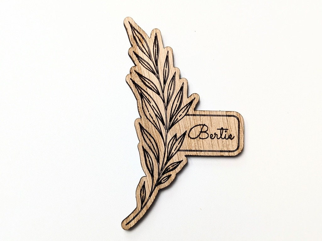 Personalised Wooden Floral Magnet – Custom Engraved Name Place & Wedding Favour
