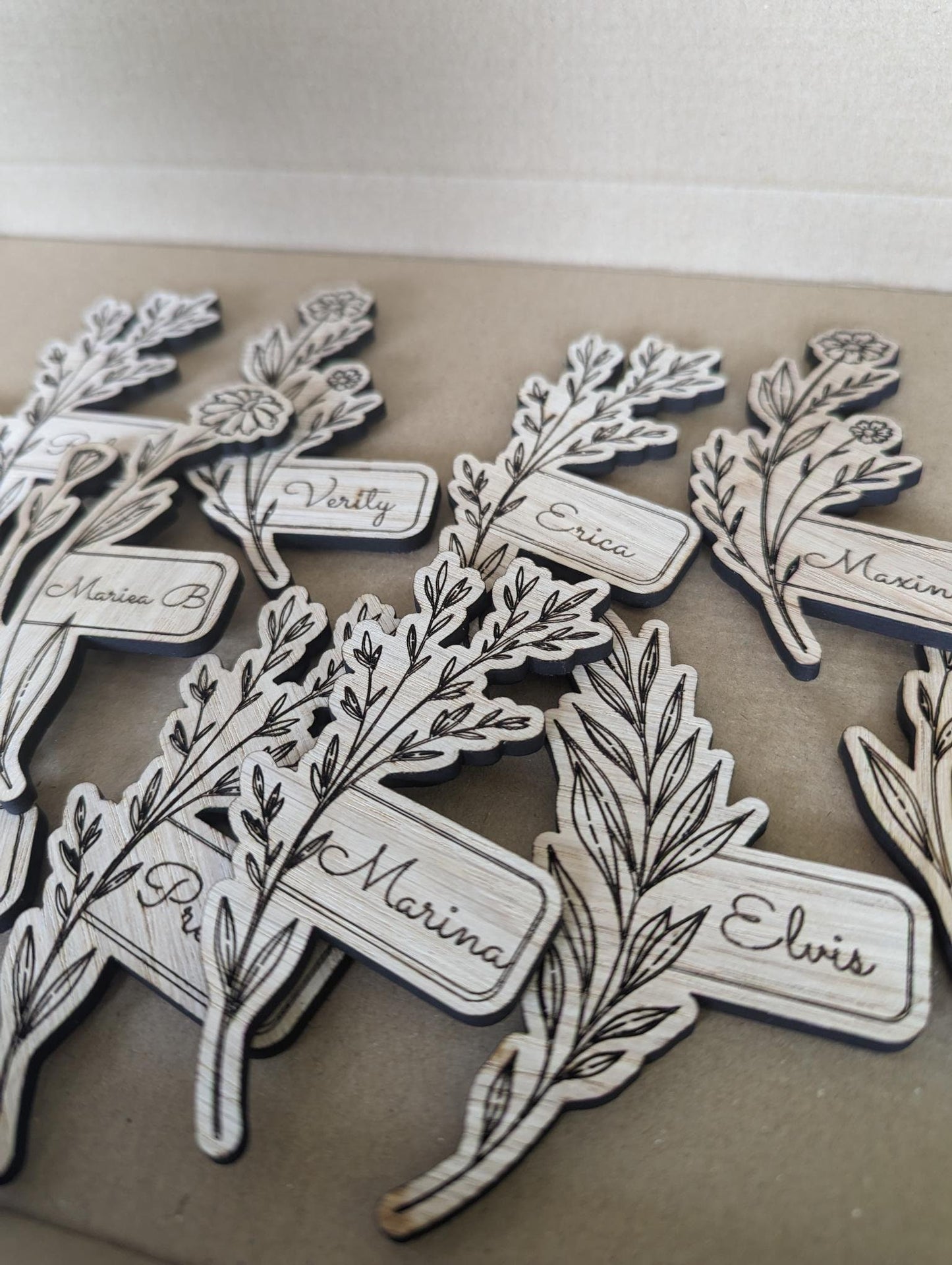 Personalised Wooden Floral Magnet – Custom Engraved Name Place & Wedding Favour