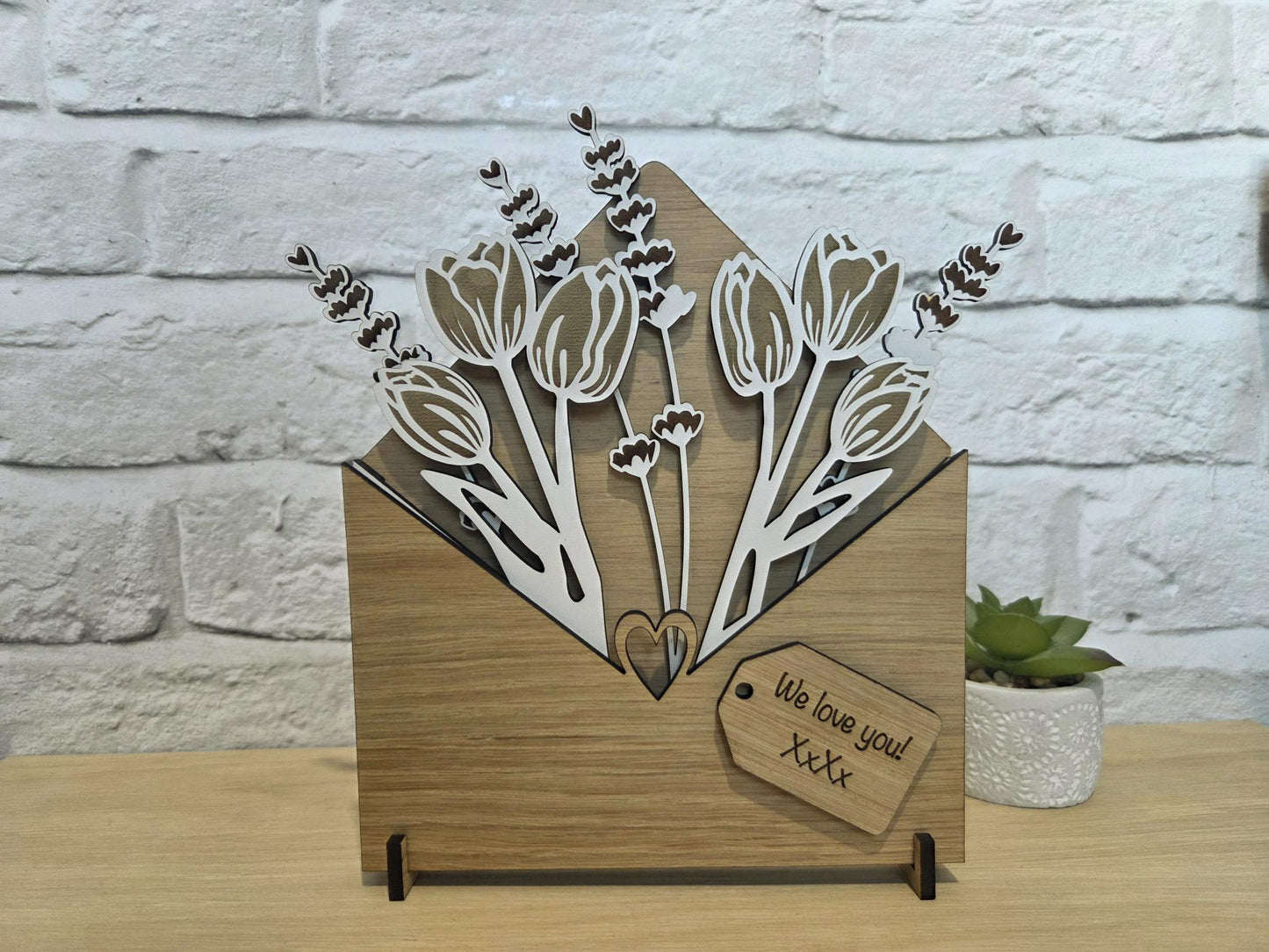 Personalised Wooden Daffodil Bouquet Envelope – Thoughtful Gift for Mum or Nan