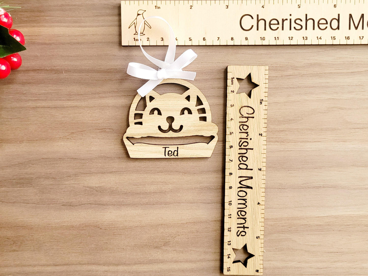 Personalised Wooden Cat Christmas Decoration – Hanging Oak Veneer Bauble, Pet Memorial Ornament, Gift for Cat Lovers