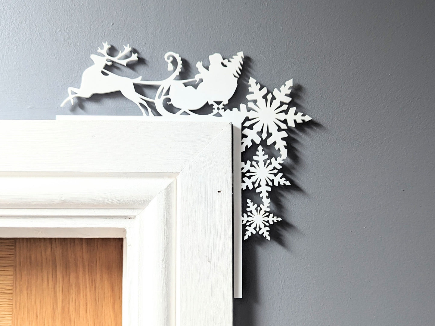 Santa Sleigh with Reindeer Door Corner Decoration – Black Acrylic Christmas Ornament