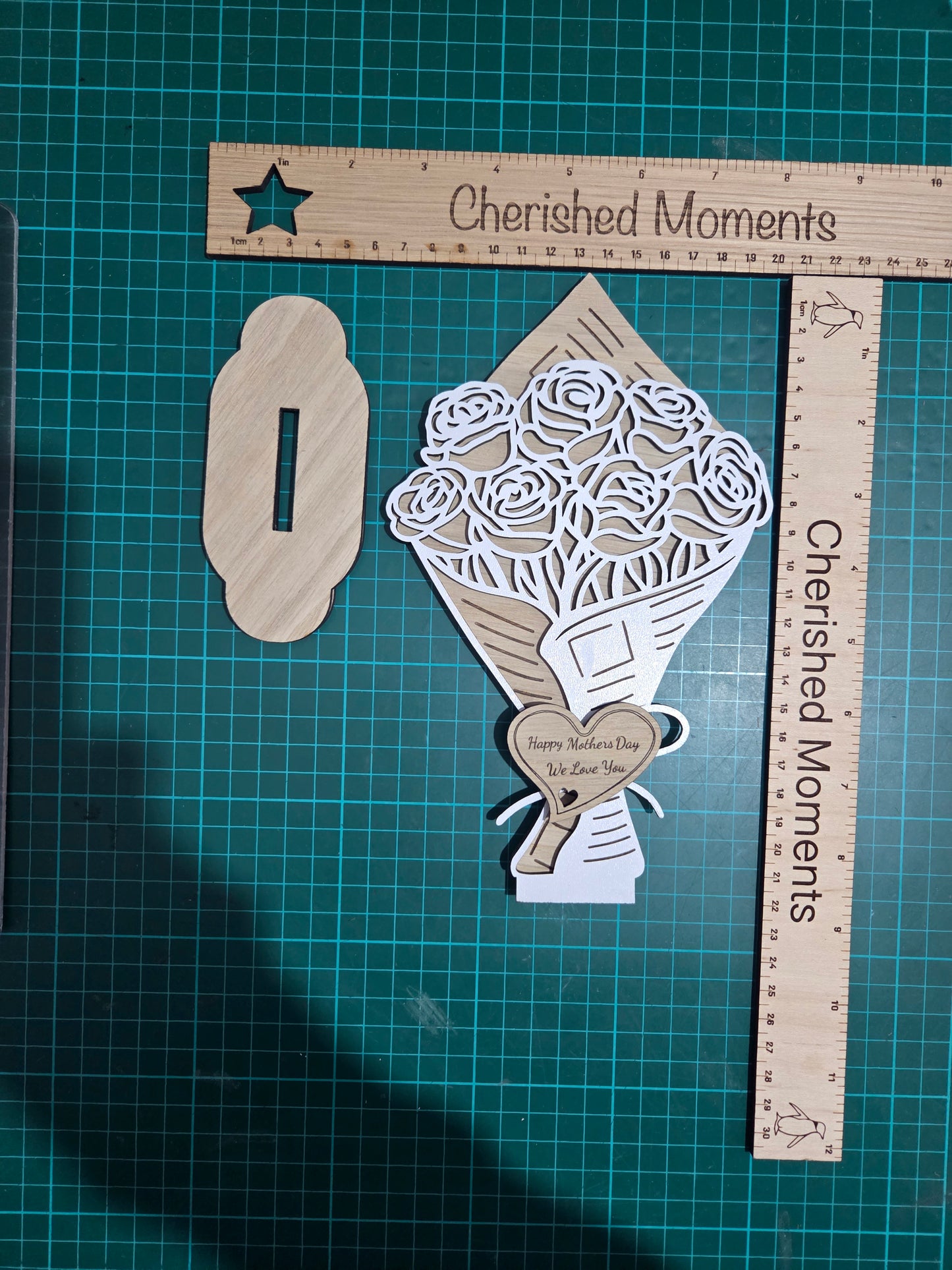 Personalised Wooden Flower Bouquet Gift for Mum – Engraved Mother’s Day Keepsake