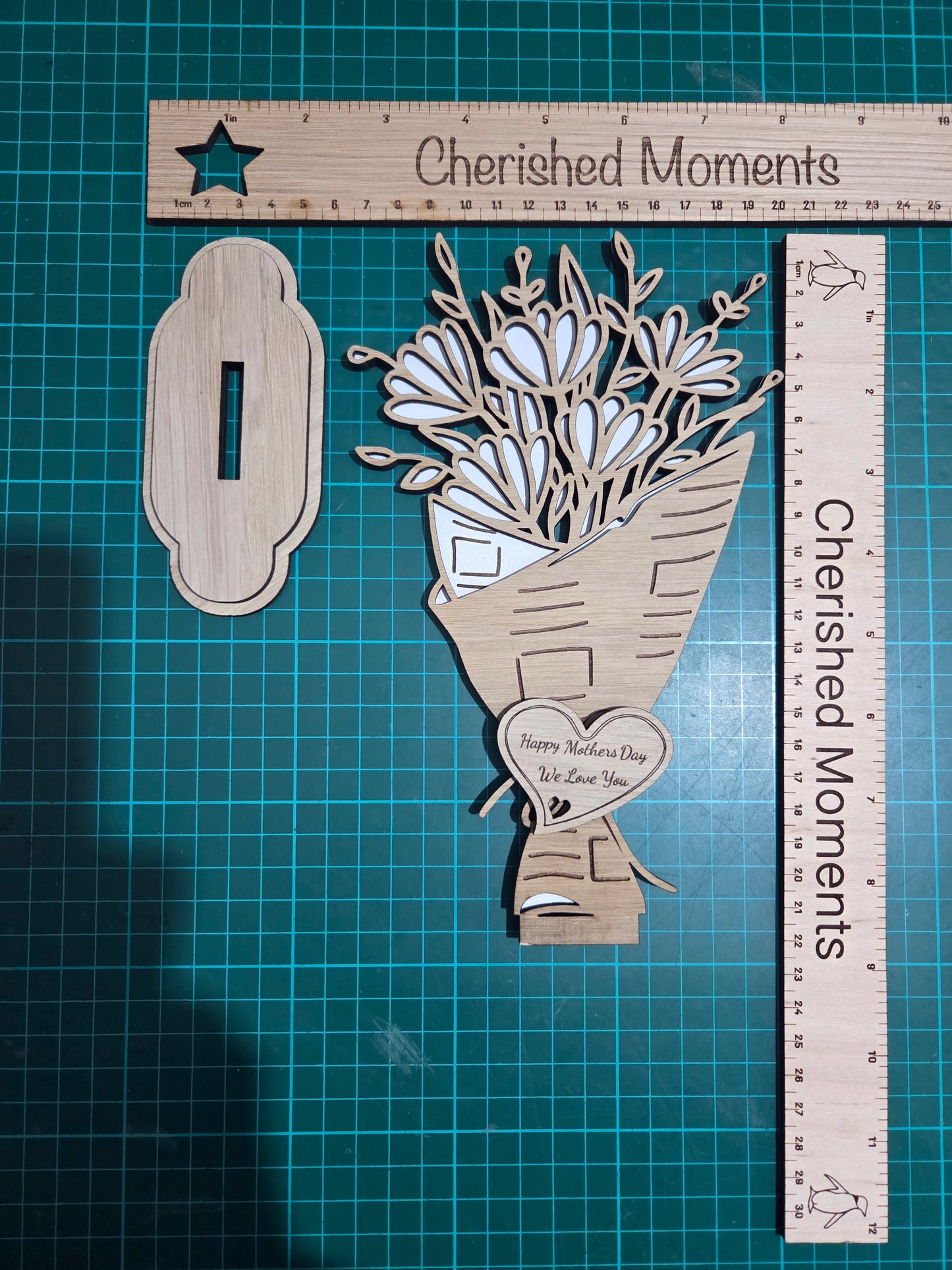 Personalised Wooden Flower Bouquet Gift for Mum – Engraved Mother’s Day Keepsake