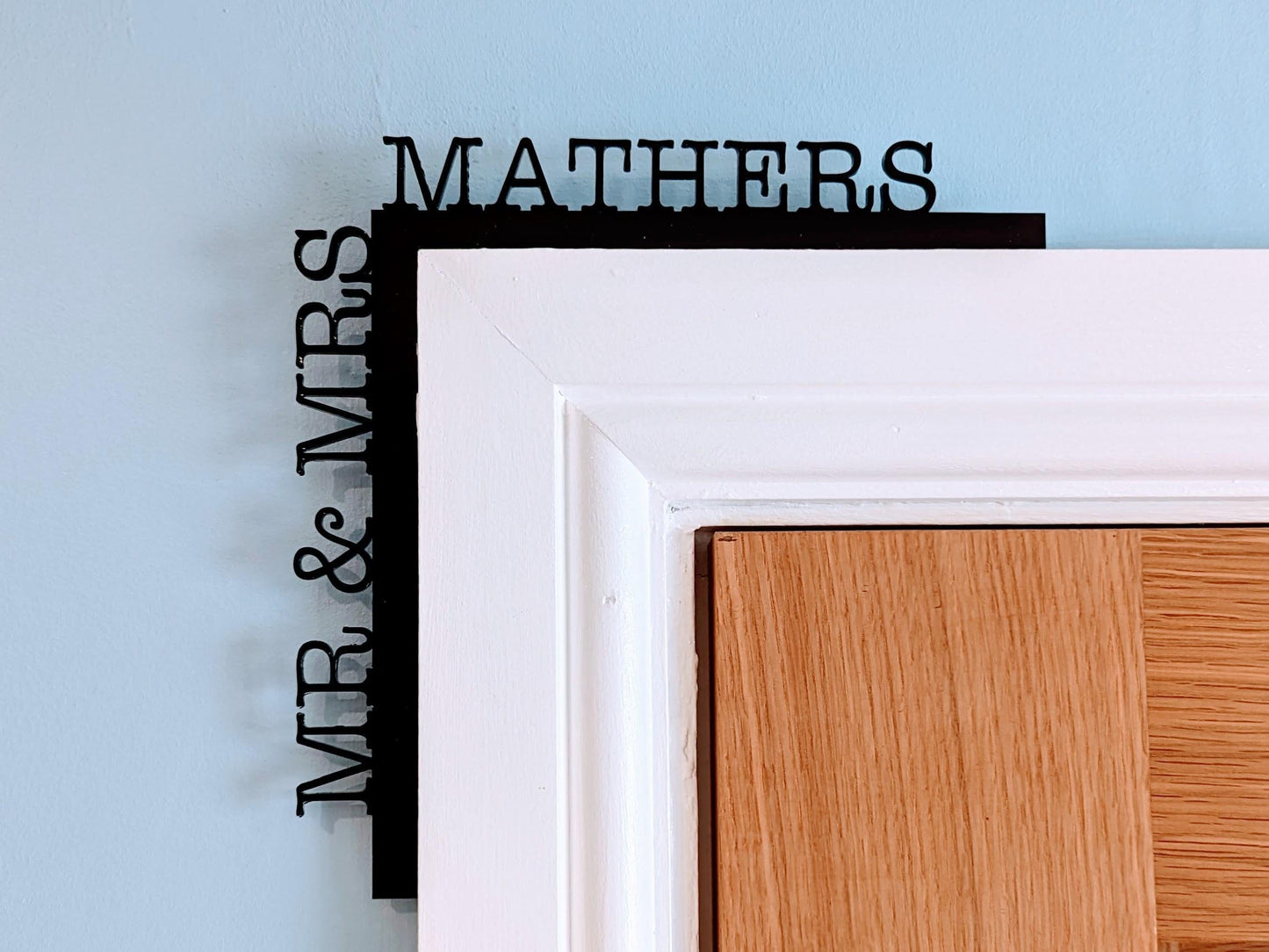 Personalised Mr & Mrs Door Topper – Elegant Acrylic Wedding & Anniversary Gift