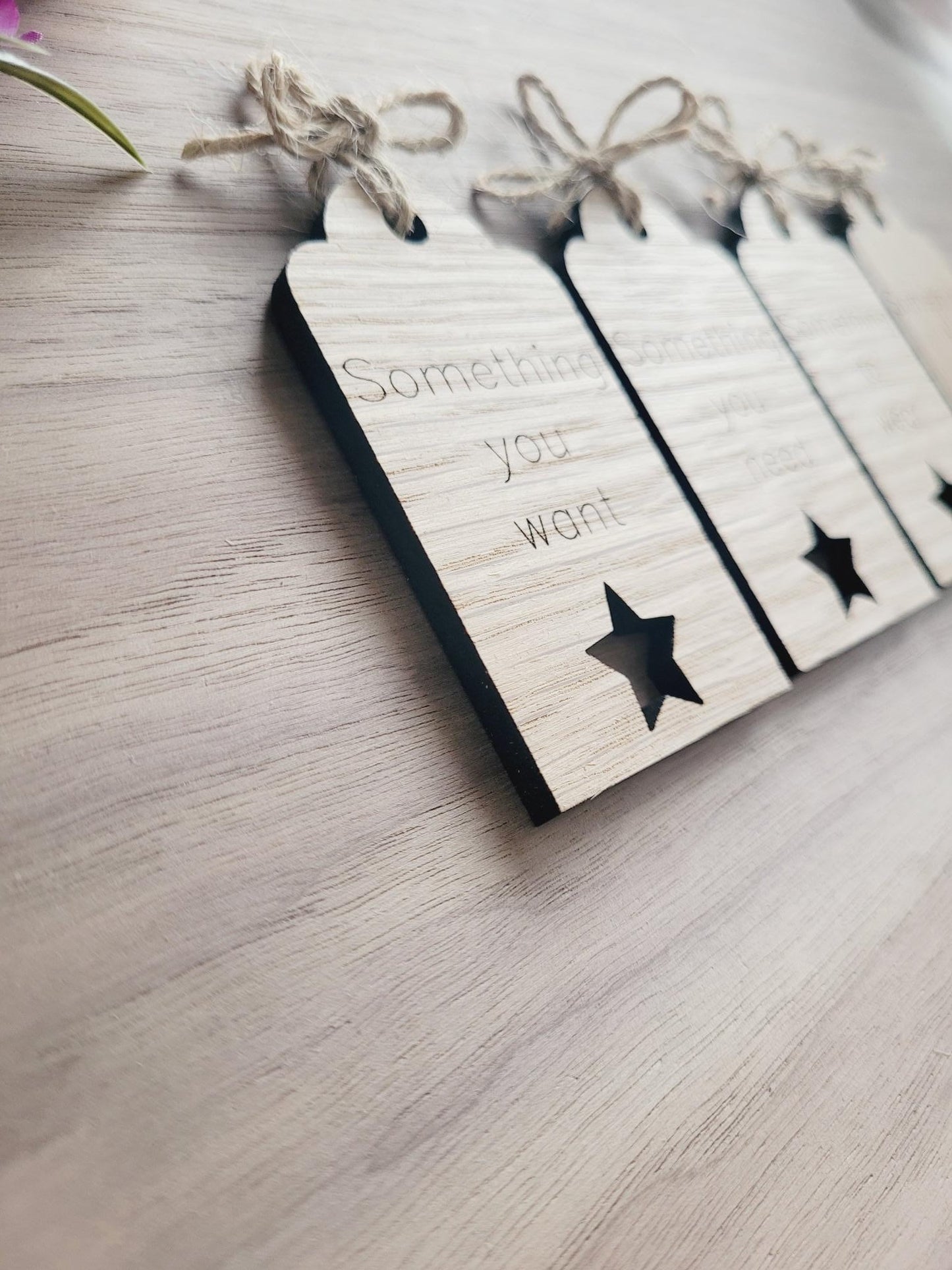 Personalised Five Gift Rule Tags – Reusable Oak Veneer Christmas Gift Labels with Twine