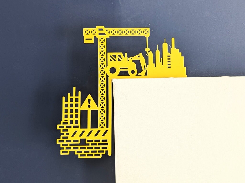 Construction Bedroom Décor – Acrylic Door Corner Sign for Little Builders! 🚧