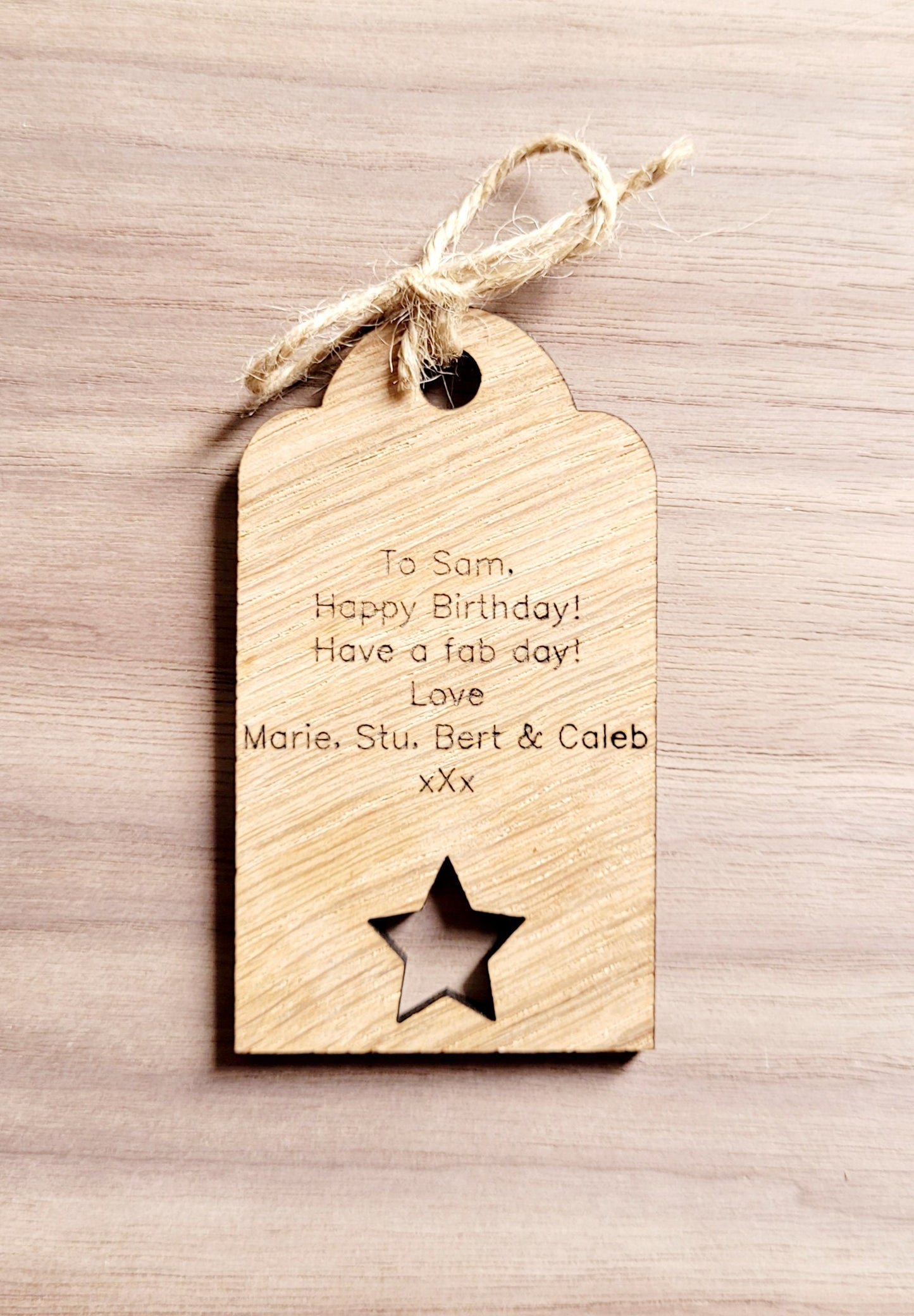Personalised Wooden Gift Tag – Custom Oak Present Label & Keepsake