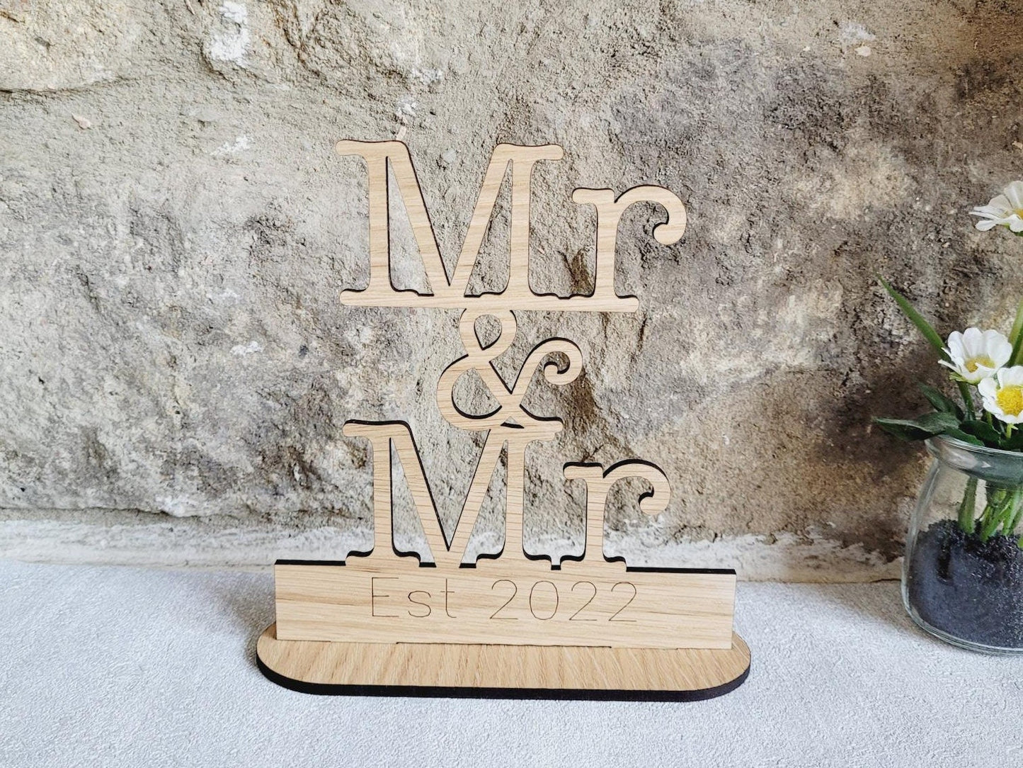 Mr and Mr Sign, Groom and Groom Present
