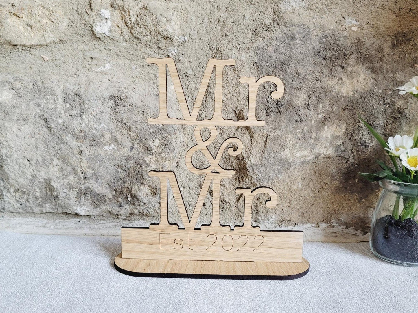 Mr and Mr Sign, Groom and Groom Present
