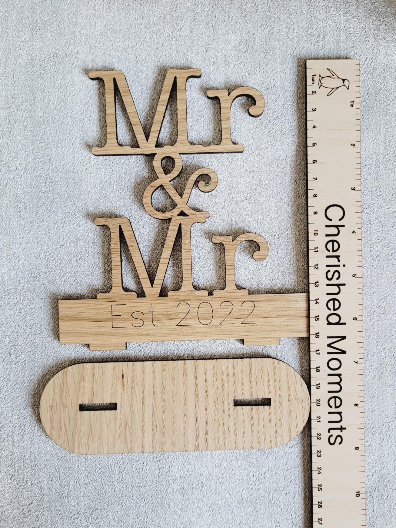 Mr and Mr Sign, Groom and Groom Present