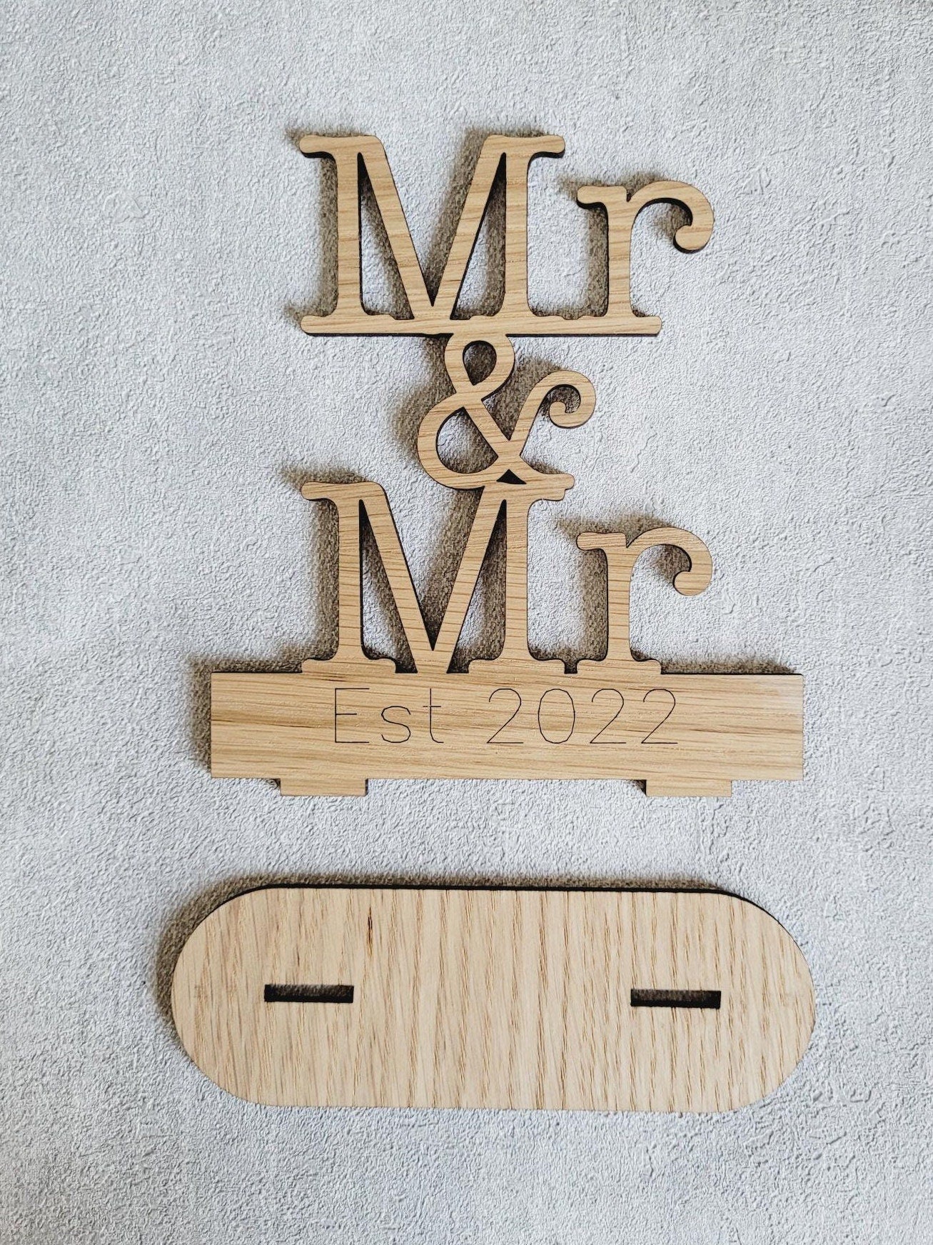 Mr and Mr Sign, Groom and Groom Present