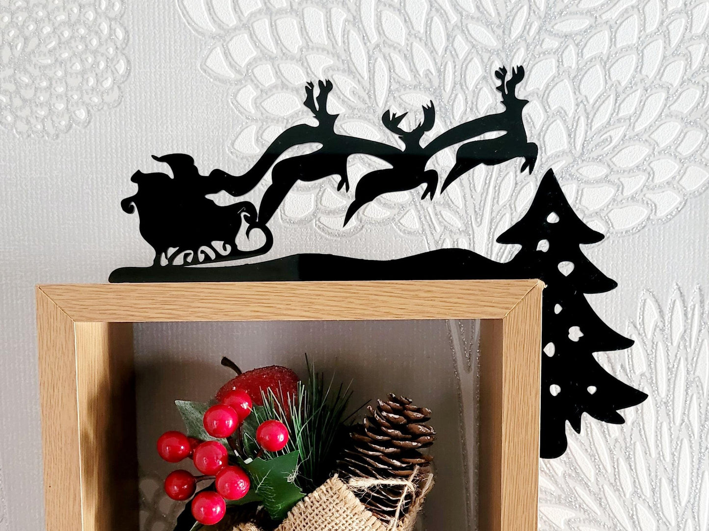 Flying Reindeer Christmas Door Corner Decoration – Acrylic Ornament