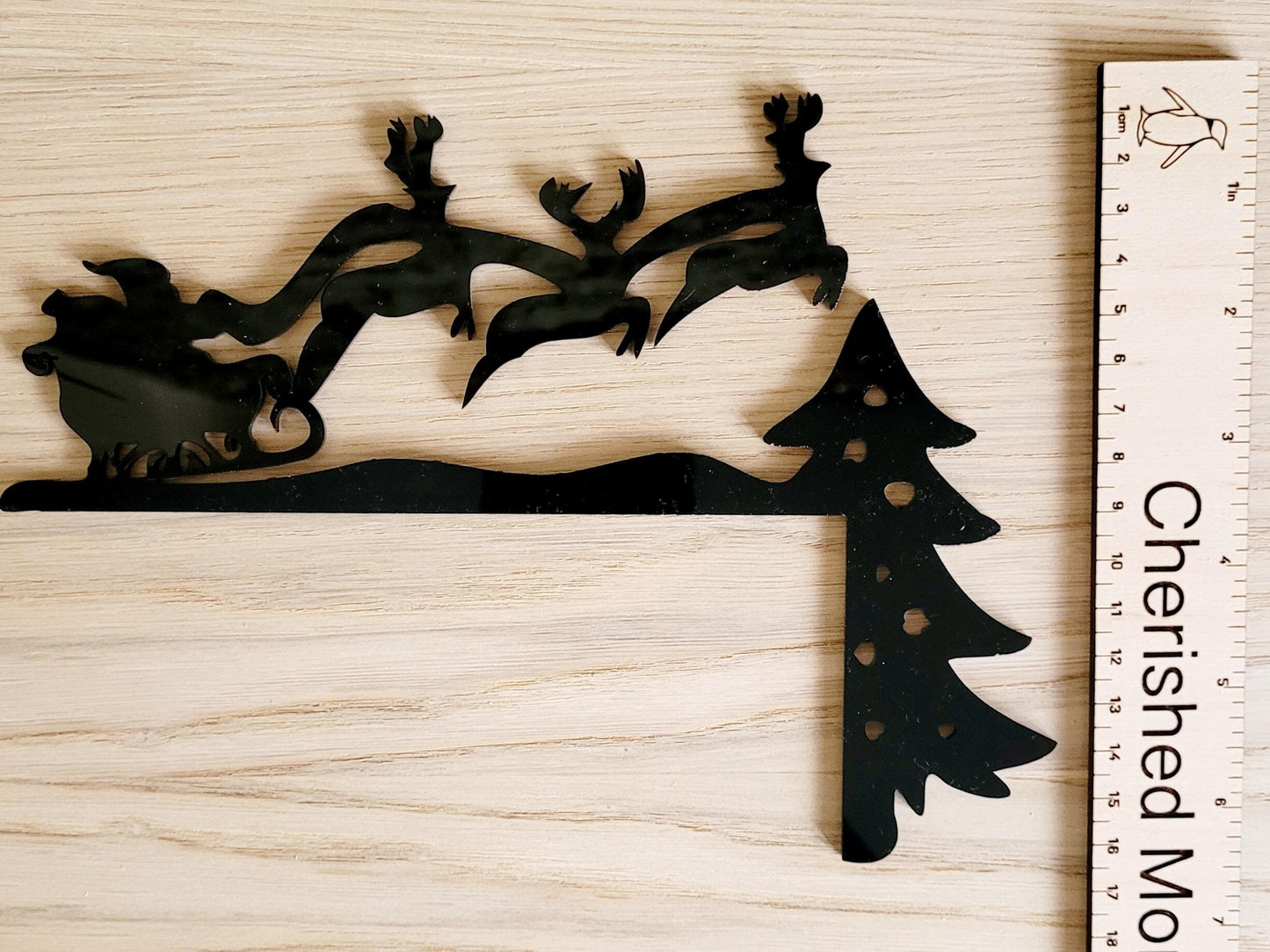 Flying Reindeer Christmas Door Corner Decoration – Acrylic Ornament