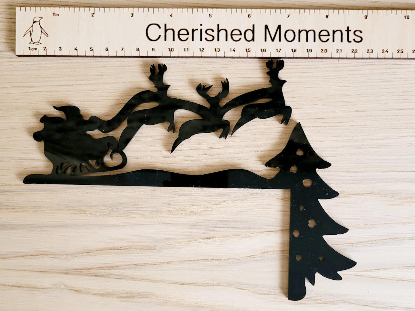 Flying Reindeer Christmas Door Corner Decoration – Acrylic Ornament