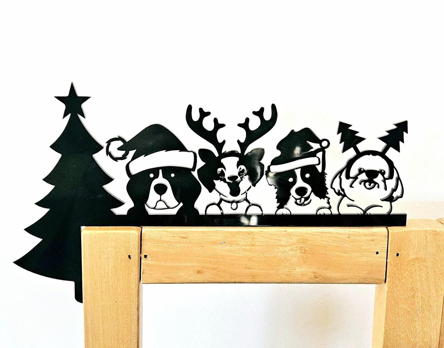 Christmas Dog Door Corner Decoration – Festive Wooden Ornament for Pet Lovers