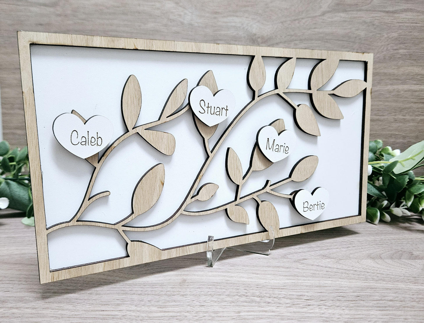 Personalised Wooden Family Tree Plaque – A Meaningful Keepsake to Celebrate Your Loved Ones