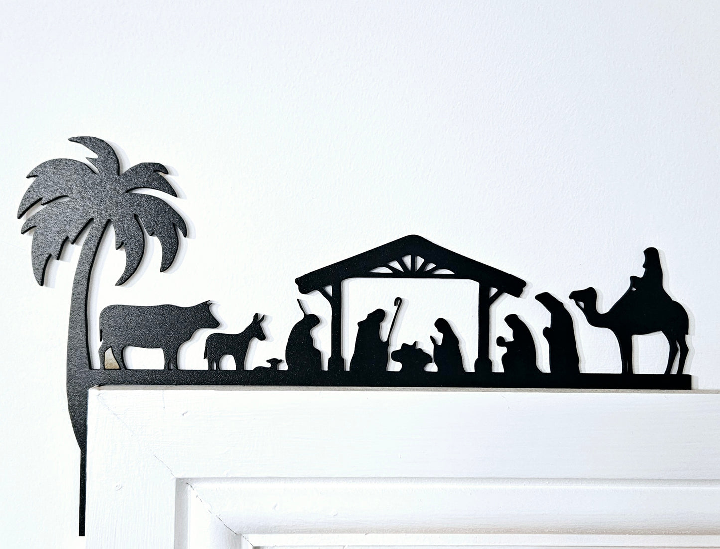 Nativity Scene Christmas Decoration – Wooden Door Corner or Shelf Sitter in Black or White MDF